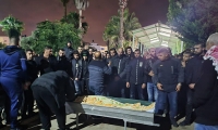 العشرات من سكان كفر قاسم يشاركون في تشييع جنازة نعيم بدير الذي قتل برصاص الشرطة